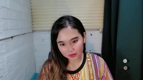 Snapshot of sweet_laika chatting on 01.05.25 LAIKA online show from 01.05.25