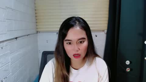 Snapshot of sweet_laika chatting on 01.08.25 LAIKA online show from 01.08.25