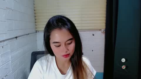 Snapshot of sweet_laika chatting on 01.09.25 LAIKA online show from 01.09.25