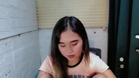 Snapshot of sweet_laika chatting on 01.10.25 LAIKA online show from 01.10.25