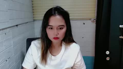 Snapshot of sweet_laika chatting on 01.11.25 LAIKA online show from 01.11.25