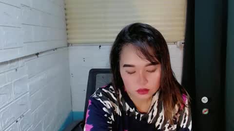 Snapshot of sweet_laika chatting on 01.18.25 LAIKA online show from 01.18.25