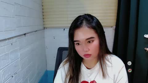 Snapshot of sweet_laika chatting on 01.21.25 LAIKA online show from 01.21.25