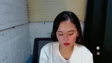 Snapshot of sweet_laika chatting on 02.02.25 LAIKA online show from 02.02.25