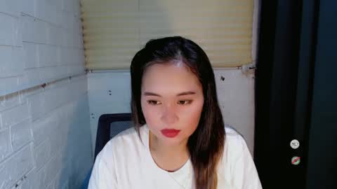 Snapshot of sweet_laika chatting on 02.03.25 LAIKA online show from 02.03.25