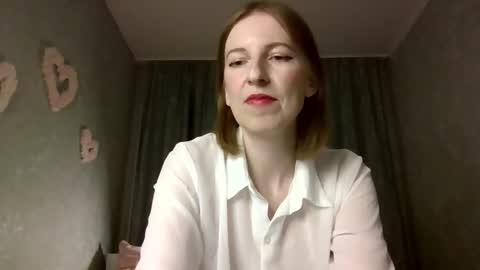 sweet_lilbunny online show from 11.19.25