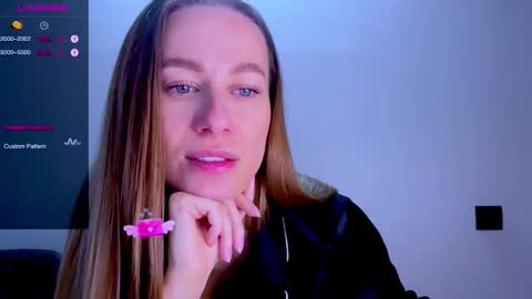 Mia online show from 10.12.25