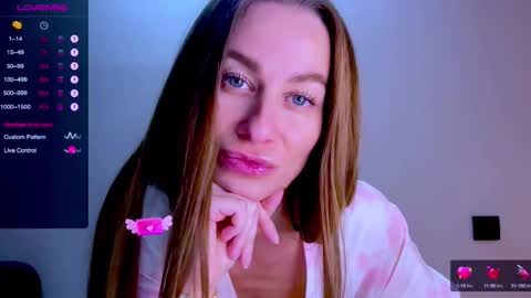 Mia online show from 10.13.25