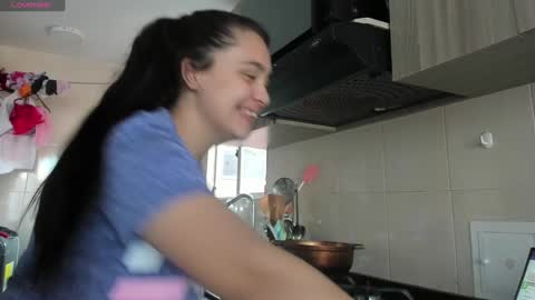Snapshot of sweet_miiaa chatting on 01.22.25 Mia Johns online show from 01.22.25