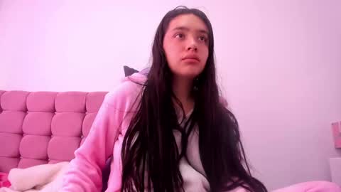 Snapshot of sweet_miiaa chatting on 02.12.25 Mia Johns online show from 02.12.25