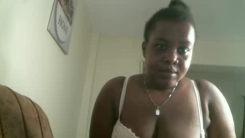 Snapshot of sweet_moh8 chatting on 10.25.25 sweet_moh8 online show from 10.25.25