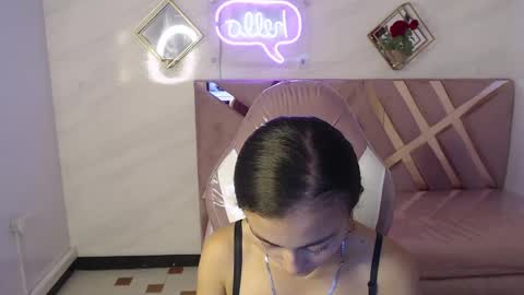 Live 300pm 900pm COLOMBIAN HOUR online show from 02.10.25