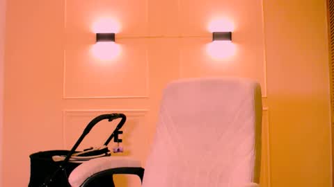 My name is Catalina. Please say hello I like to chat with you. If you have requests please use tip online show from 03.25.26