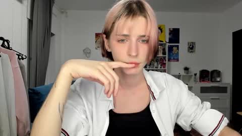 kira online show from 03.15.26