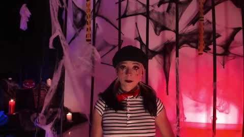 Penny  online show from 10.11.25