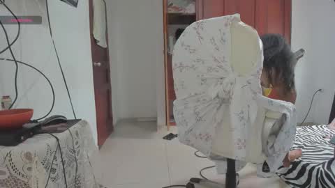 Snapshot of sweet_robyn chatting on 10.21.25 sweet_robyn online show from 10.21.25