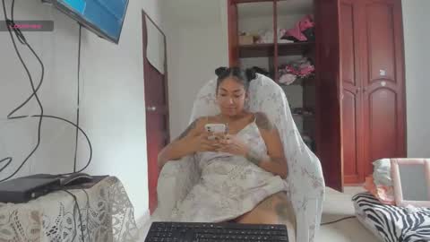 Snapshot of sweet_robyn chatting on 10.24.25 sweet_robyn online show from 10.24.25
