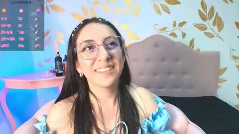 Snapshot of sweet_sammy_7 chatting on 02.14.25 Sammy Lauren online show from 02.14.25