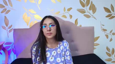 Snapshot of sweet_sammy_7 chatting on 02.25.25 Sammy Lauren online show from 02.25.25
