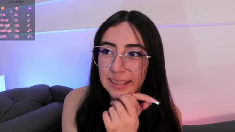 Snapshot of sweet_sammy_7 chatting on 03.11.25 Sammy Lauren online show from 03.11.25