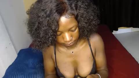 ellanah Tracie online show from 12.05.25