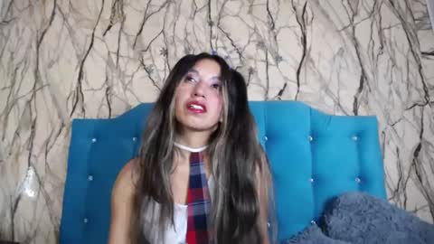 Adriana online show from 01.04.25