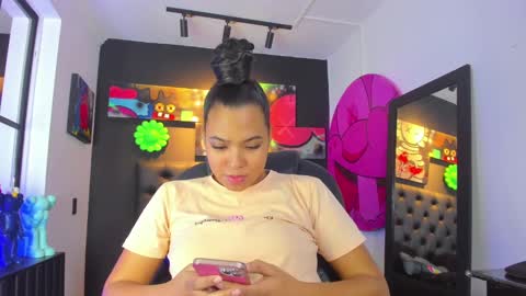 Yeileen online show from 01.19.25