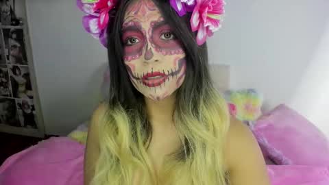 Snapshot of sweet_stephaniee chatting on 10.29.25 online show from 10.29.25