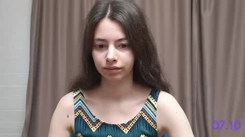 Snapshot of sweet_sweet_angel chatting on 10.07.25 Angel online show from 10.07.25