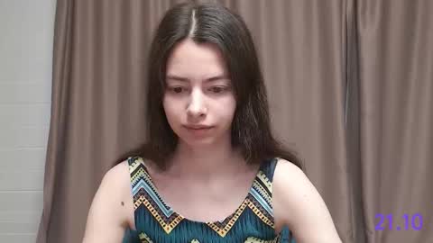 Snapshot of sweet_sweet_angel chatting on 10.21.25 Angel online show from 10.21.25