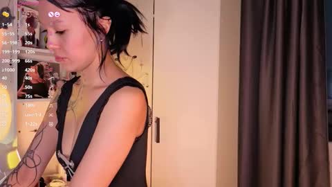 sweet_throne online show from 10.25.25