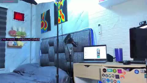 Snapshot of sweet_tits2 chatting on 10.25.25 Isabella online show from 10.25.25