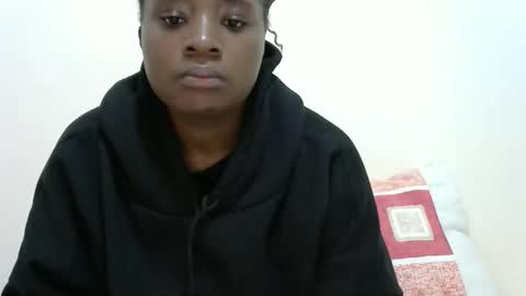 Snapshot of sweet_veebouset chatting on 09.27.25 sweet_veebouset online show from 09.27.25