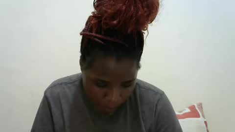 Snapshot of sweet_veebouset chatting on 10.05.25 sweet_veebouset online show from 10.05.25