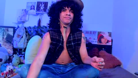 Steven independent model online show from 12.12.24