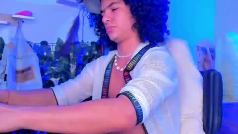 Steven independent model online show from 01.18.25