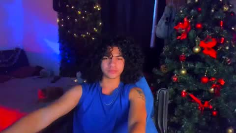 Steven independent model online show from 12.21.25