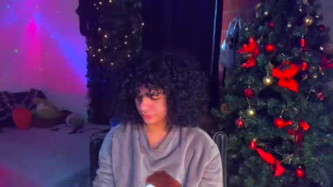 Steven independent model online show from 12.22.25