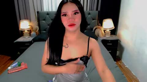Snapshot of sweet_zoey12 chatting on 06.17.26 bea takashi online show from 06.17.26