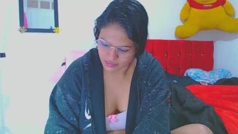 Snapshot of sweetalmaa chatting on 12.21.24 Alma online show from 12.21.24