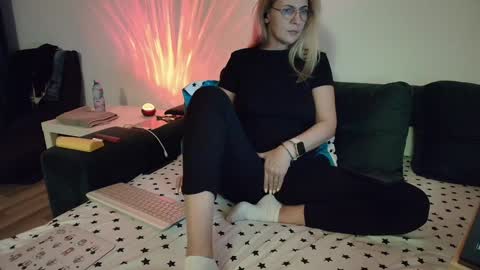Snapshot of sweetania_ chatting on 01.30.25 Ania online show from 01.30.25