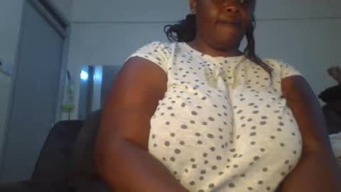 Snapshot of sweetbaby46 chatting on 09.17.25 sweetbaby46 online show from 09.17.25