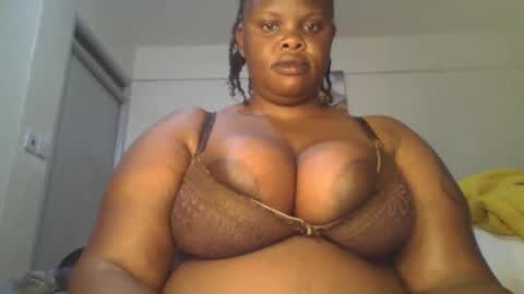 Snapshot of sweetbaby46 chatting on 10.19.25 sweetbaby46 online show from 10.19.25