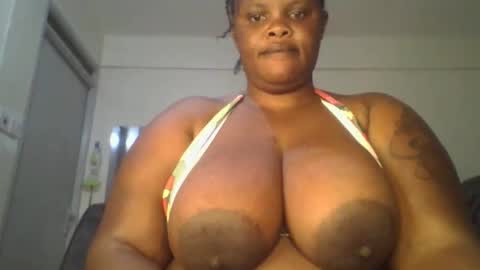 Snapshot of sweetbaby46 chatting on 10.22.25 sweetbaby46 online show from 10.22.25