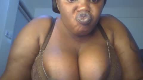 Snapshot of sweetbaby46 chatting on 10.27.25 sweetbaby46 online show from 10.27.25