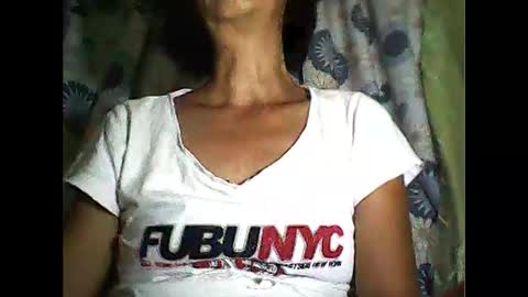 Snapshot of sweetbella24 chatting on 10.23.25 im anne online show from 10.23.25