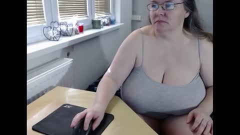 Sweetboobs85h online show from 03.05.25