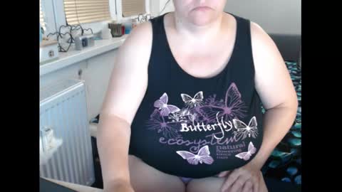 Sweetboobs85h online show from 09.13.25