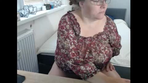 Sweetboobs85h online show from 10.04.25