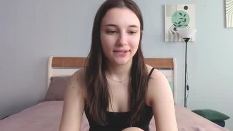 Snapshot of sweetcats_meow chatting on 06.04.26 Eva and Cherry online show from 06.04.26
